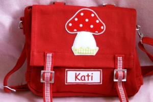 Kindertasche, rot, Fliegenpilz+Namensschild