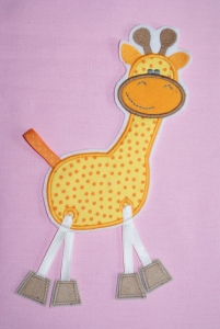Giraffe mit Baumelbeinen