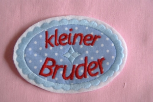 Button „Kleiner Bruder“
